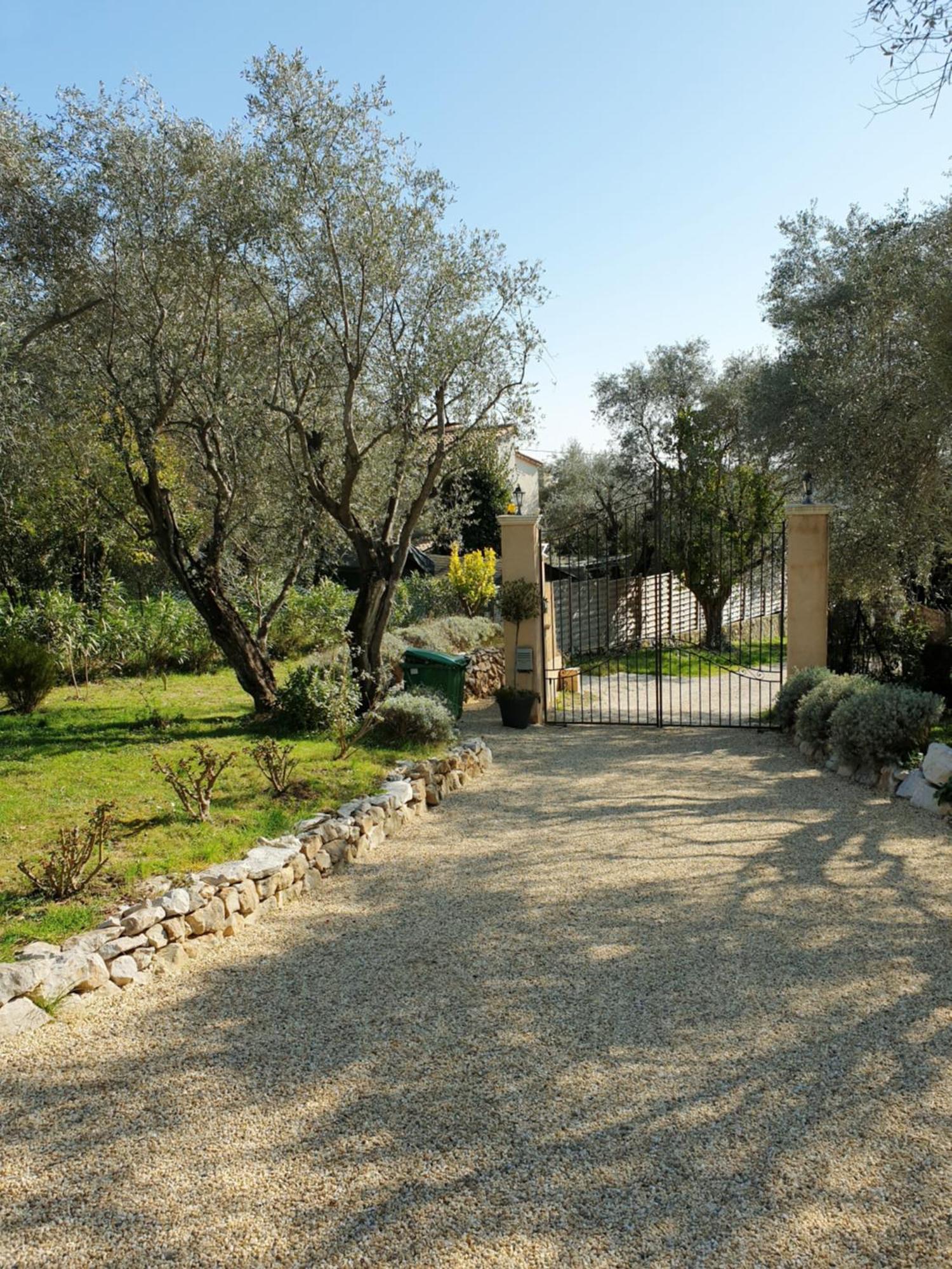 La Bastide Aux Oliviers Otel Tourrettes-sur-Loup Dış mekan fotoğraf